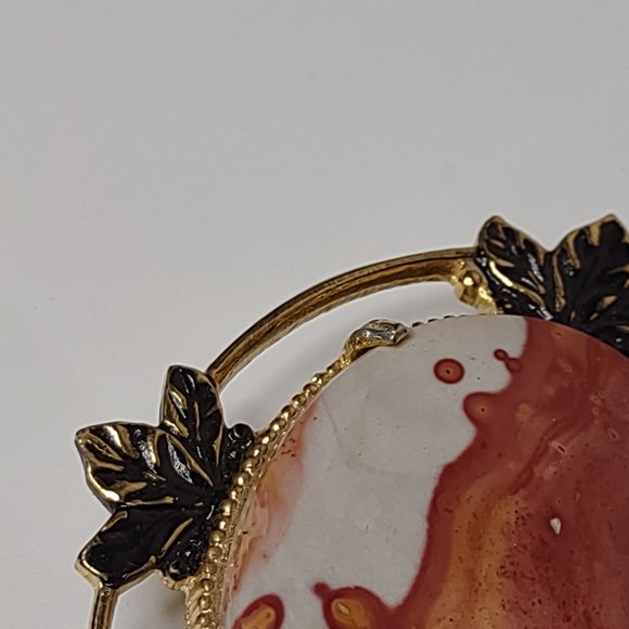Vintage Oval Shaped Metal And Stone Brooch With Leaves - Picture 7 of 16